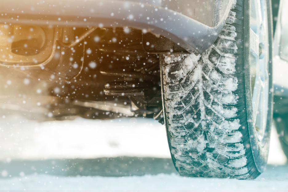 Avoiding Auto Body Damage In Snowy Conditions: Tips From An Auto Body Repair Specialist In Berwyn, Illinois